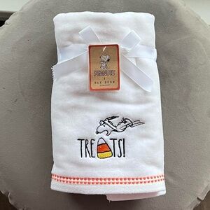 Brand New!! Rae Dunn White and Orange Peanuts Treats Towel